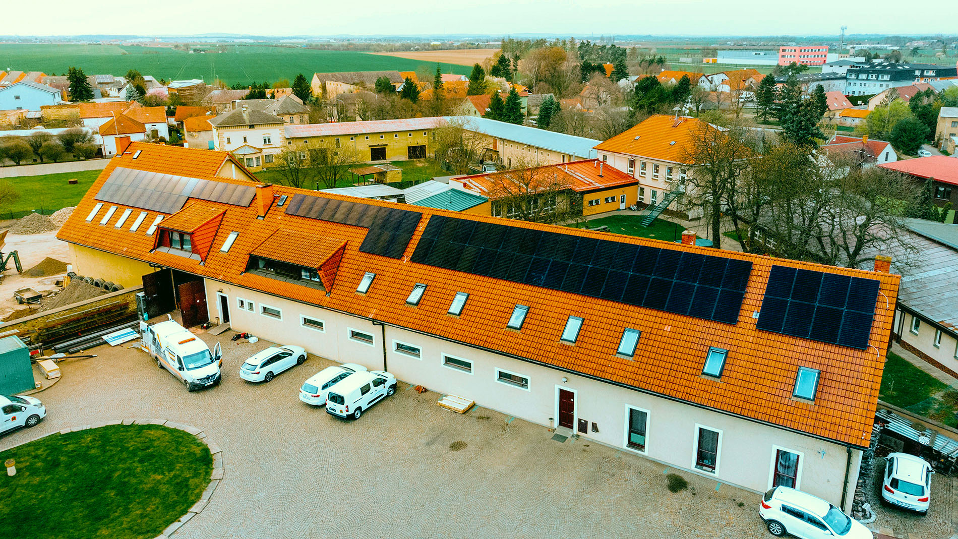  Dotace na fotovoltaiku klesly, přesto ušetříte 25 %